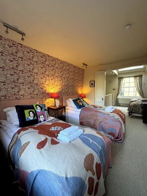 Unclassified image, 3 of 45, button