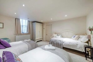 Unclassified image, 2 of 45, button