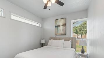 8 habitaciones, escritorio, tabla de planchar con plancha y wifi gratis