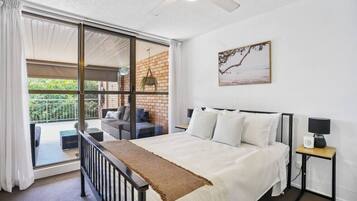 2 bedrooms, iron/ironing board, travel cot, free WiFi