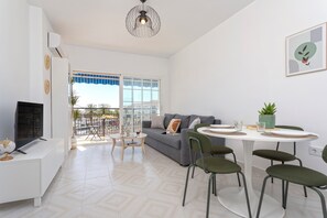 Apartment, Balkon | Wohnbereich