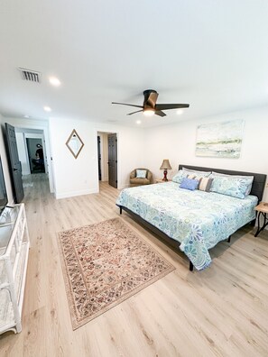 2 bedrooms, desk, iron/ironing board, travel crib