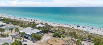 Sunrise Park Jewel in Port Charlotte with free pool heat