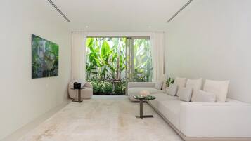 Signature Villa, 3 Bedrooms, Non Smoking, Private Pool | Living area