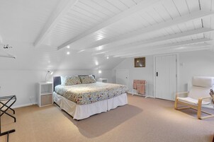 Cottage | 1 bedroom, premium bedding, iron/ironing board, free WiFi