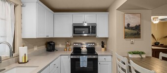 Elegant Green Valley Villa 55+