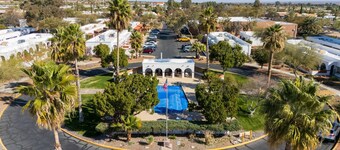 Elegant Green Valley Villa 55+