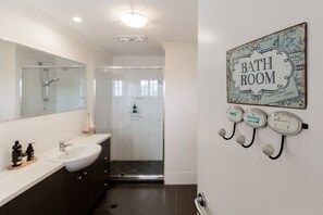 Hårtørrer, håndklæder