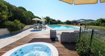 4 bedroom awesome home in Urbania