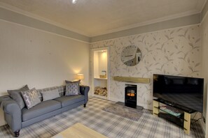 Smart TV, fireplace