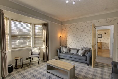 Beautifully furnished 6-bedroom town house on the North Coast 500 route