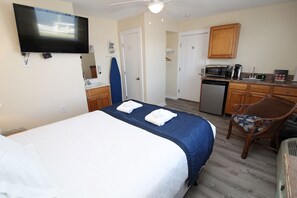 1 bedroom, free WiFi, bed sheets - Herring Hideaway 1 Queen Standard Fin N Feather (Nags Head)