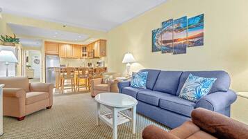 Televisión y chimenea