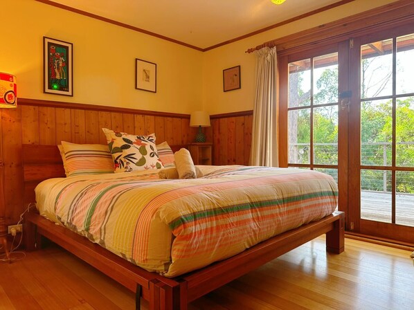 3 bedrooms, iron/ironing board, travel cot, WiFi