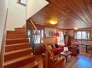 Interior - Snug Sanctuary - A gem in the forest 20 min to CBD (Lower Snug)