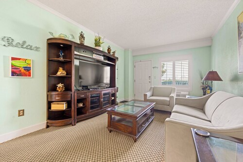 Haven at Villas of Hatteras Landing - 1 Bedroom Near-Beach Condo with Pool Access!
