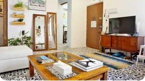 Unclassified image, 3 of 18, button - BEST LOCATION in the HEART OF MADRID ♥PRADO MUSEUM-SOL♥ Stylish 1 bd apt (Madrid)