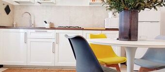 The Belvedere House - Private Apartments