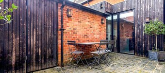 The Emerald - Central Henley, 2 Bedroom House