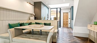 The Emerald - Central Henley, 2 Bedroom House