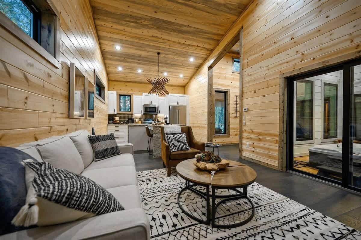 Fernseher, Kamin, Arbeitsbereiche