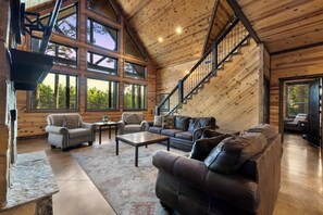 Fernseher, Kamin, Arbeitsbereiche