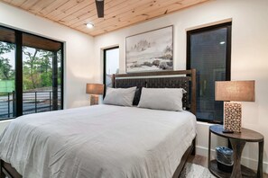 5 habitaciones, escritorio, tabla de planchar con plancha y wifi 