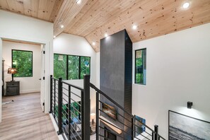 Interior - Luxe stay, Sleeps 12・Indoor Pool・Hot Tub・Games (Sevierville)