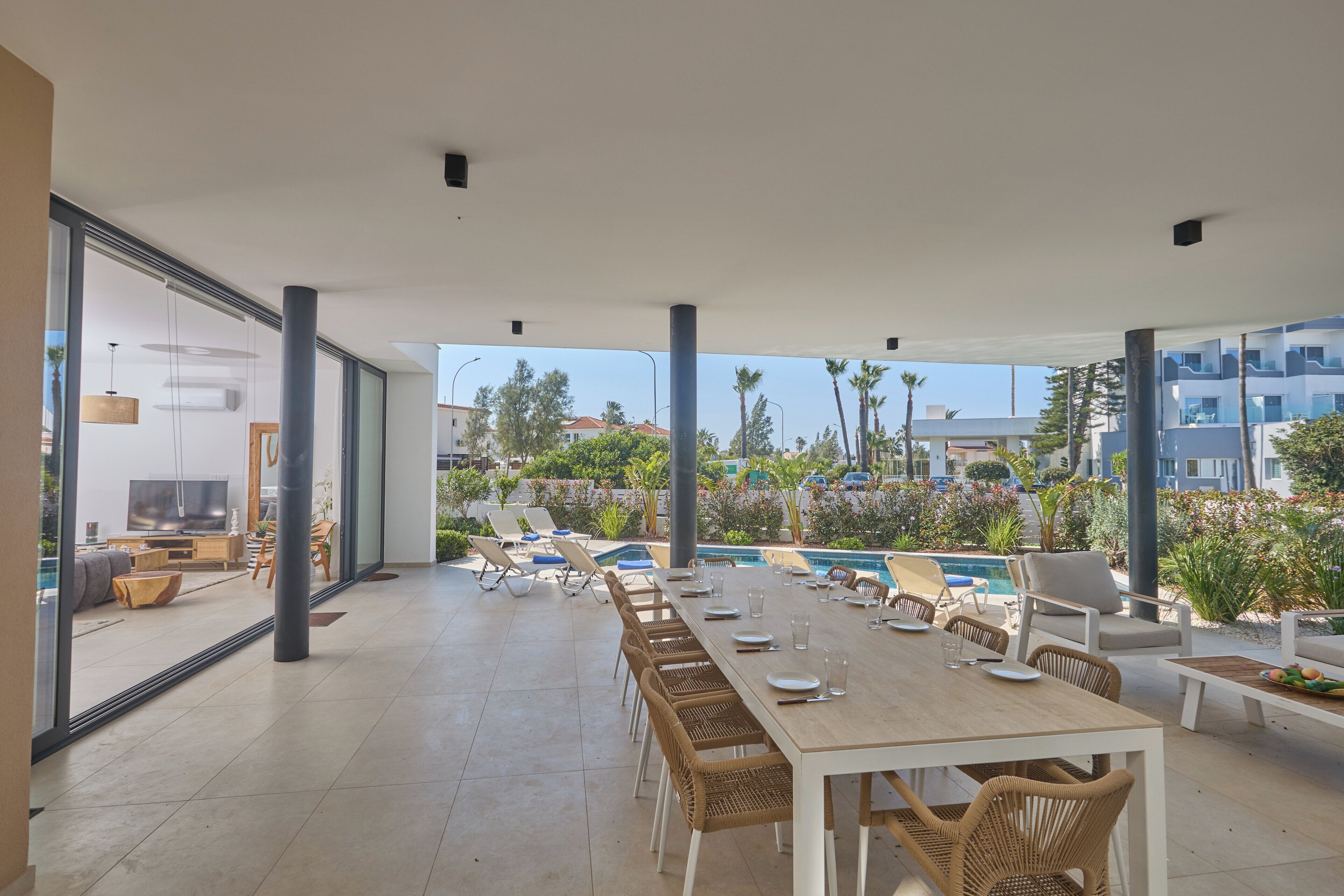 Villa, 4 Bedrooms, Private Pool, Garden View | Dining