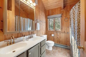 Een douche, een haardroger, handdoeken