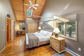 3 bedrooms, desk, WiFi, bed sheets - Secluded Berkshires Cabin | Deck, BBQ & Town Beach (Becket)