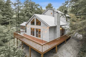 Exterior - Cabin Retreat in the Berkshire Woods (Becket)