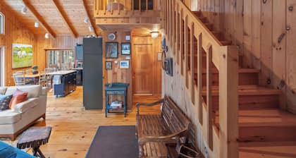 Cabin Retreat in the Berkshire Woods