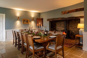 Dining - Langston House -  a house that sleeps 14 guests  in 7 bedrooms (Kingsbridge)