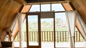 Design Villa, Mountain View | 2 bedrooms, desk, laptop workspace, iron/ironing board