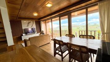 Design Villa, Mountain View | Living area