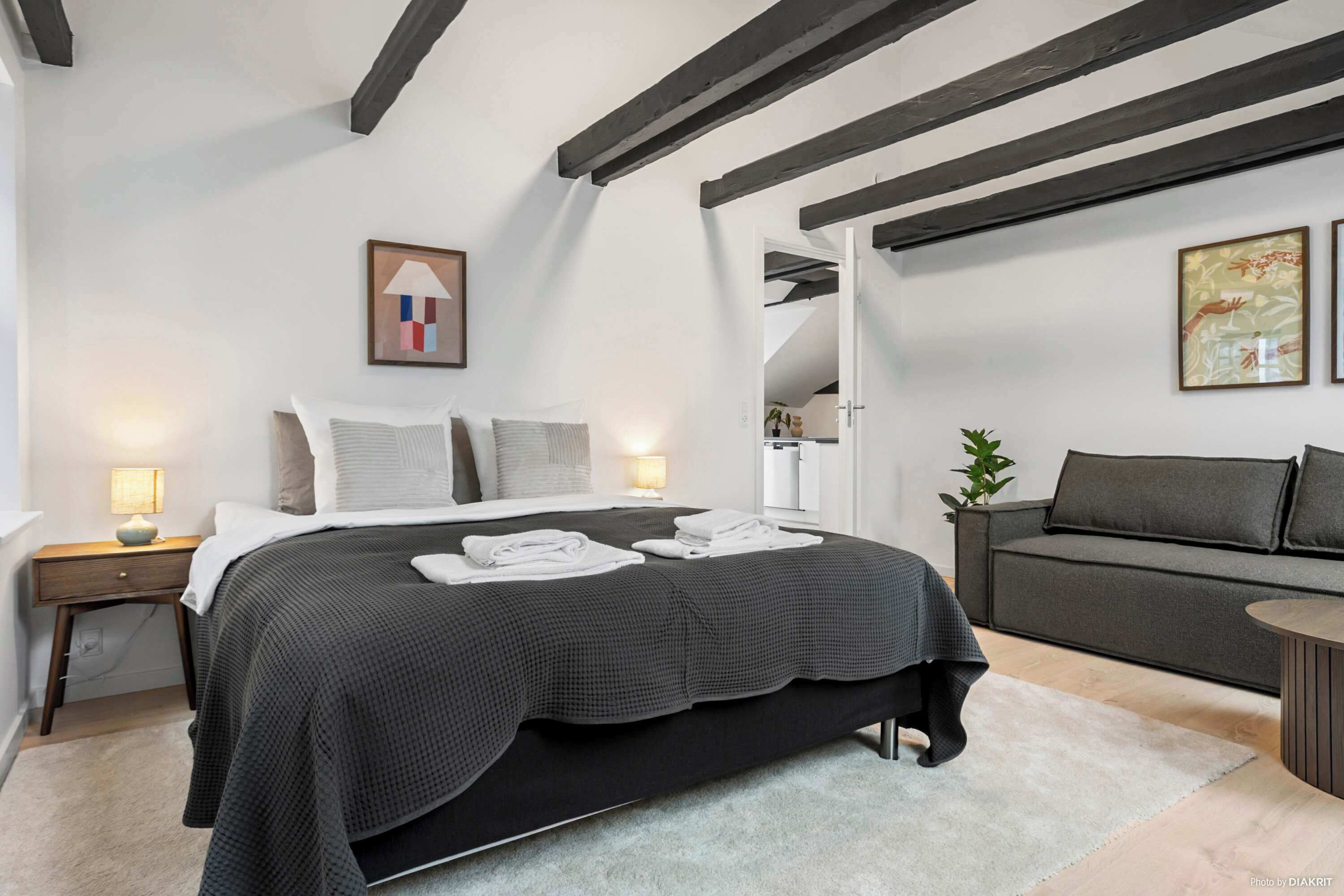 2 habitaciones, escritorio y sistema de insonorización 