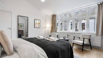 2 Schlafzimmer, Schreibtisch, schallisolierte Zimmer