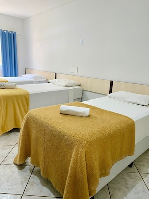 Iron/ironing board, free rollaway beds, free WiFi, bed sheets - HOTEL VALLE DOS IPES  (Foz do Iguaçu)