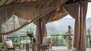 Deluxe Villa, 1 King Bed, Non Smoking, Resort View | 1 bedroom, desk, laptop workspace, free WiFi
