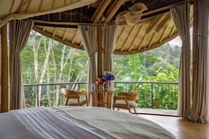 Deluxe Villa, 1 King Bed, Non Smoking, Resort View