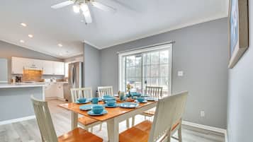 House (4 Bedrooms) | Interior