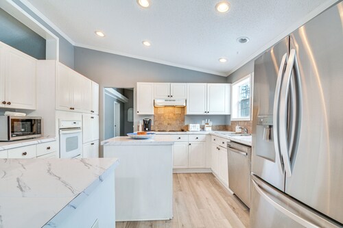 8 Mi to Jordan Lake: Spacious New Hill Home