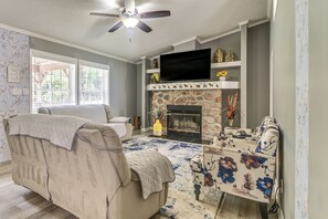 House (4 Bedrooms) | Interior - 8 Mi to Jordan Lake: Spacious New Hill Home (New Hill)