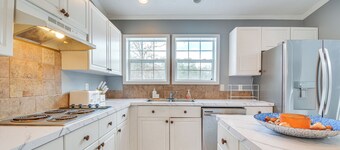 8 Mi to Jordan Lake: Spacious New Hill Home