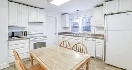 Near Hiking & Skiing: Cozy Home in Cortland!