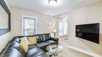 House (3 Bedrooms) | Front of property
