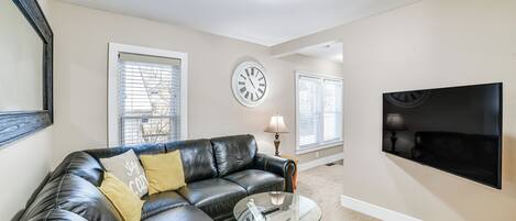 House (3 Bedrooms) | Front of property