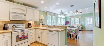 Swim, Golf & Relax: Family Gem in North Fort Myers