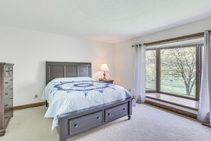 House (3 Bedrooms) | Interior - Secluded Ohio Amish Country Getaway w/ Fire Pit (Sugarcreek)